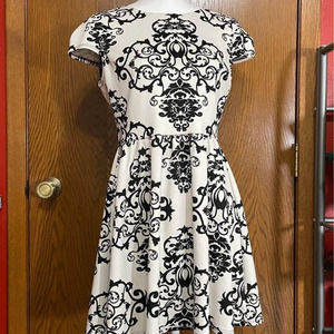 Super cute B. Darlin Black/Ivory size 11/12 dress